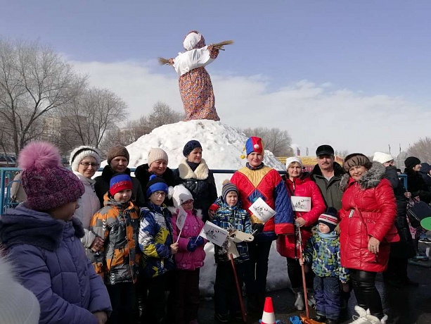 В Оренбурге члены Профсоюза проводили Масленицу