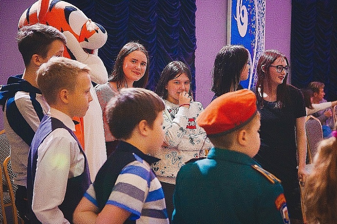 ППО Вологды организовала новогоднюю елку для детей-сирот